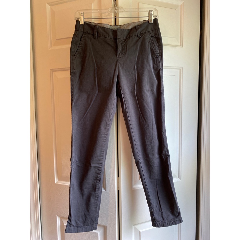 Caslon Gray Chino Ankle Pants. Size 25.